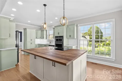 185 Upper Oak Drive Statesville NC 28625