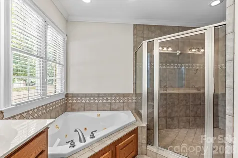 185 Upper Oak Drive Statesville NC 28625
