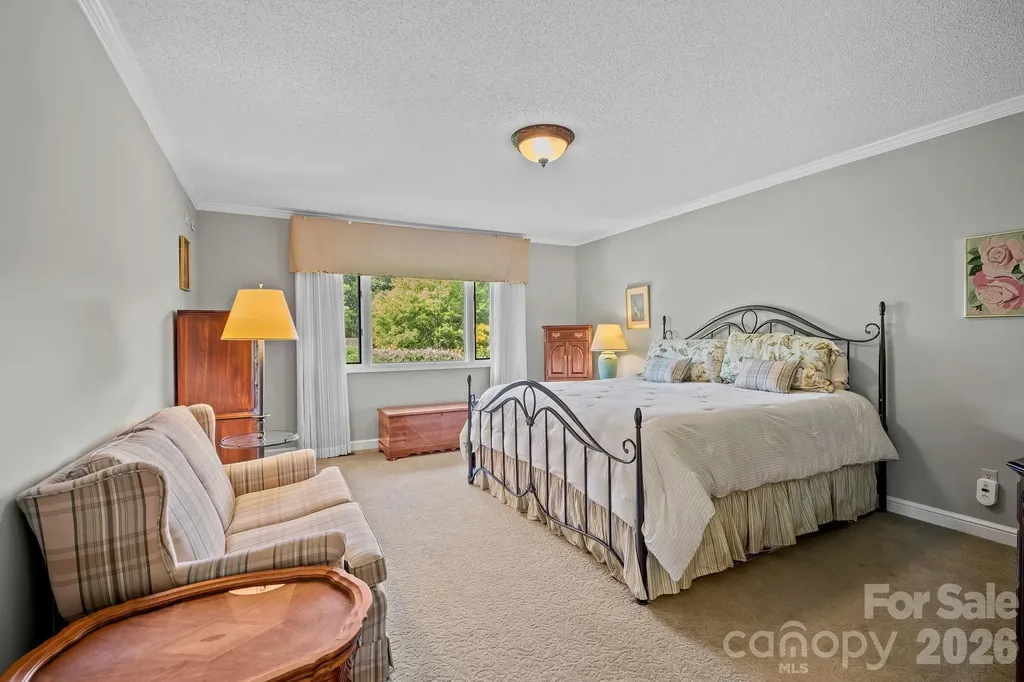 52 Clubside Drive Asheville NC 28804