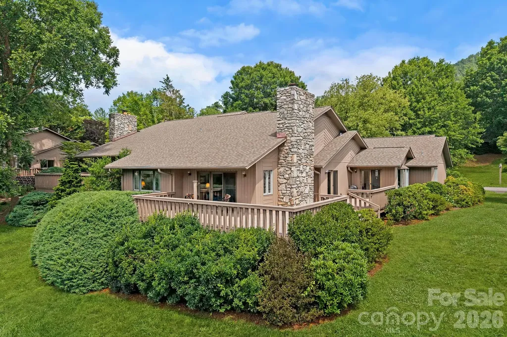 52 Clubside Drive Asheville NC 28804