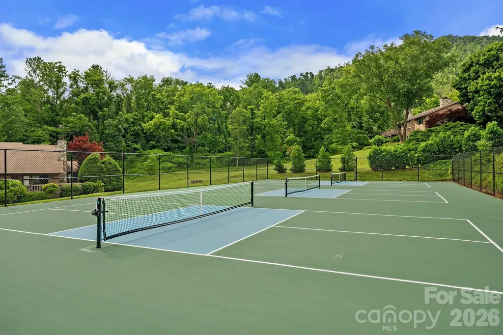 52 Clubside Drive Asheville NC 28804