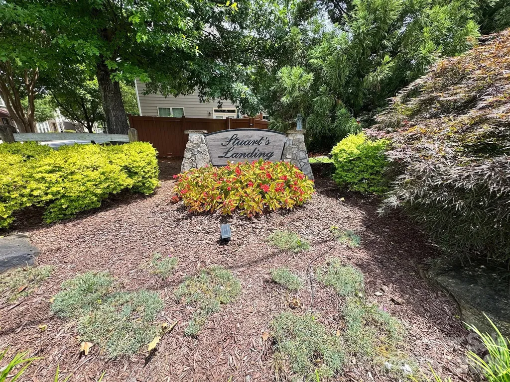1005 Stuarts Landing Drive Cramerton NC 28032