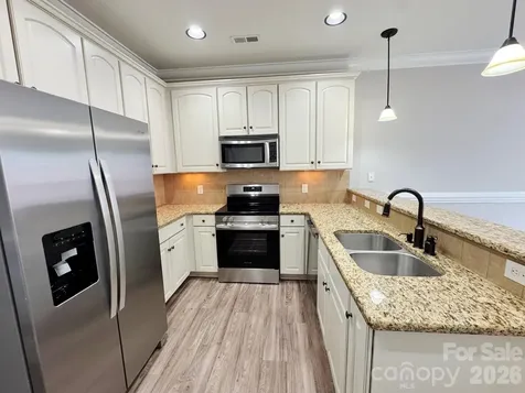 1005 Stuarts Landing Drive Cramerton NC 28032