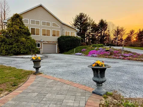 150 Hobby Horse Lane Hendersonville NC 28792