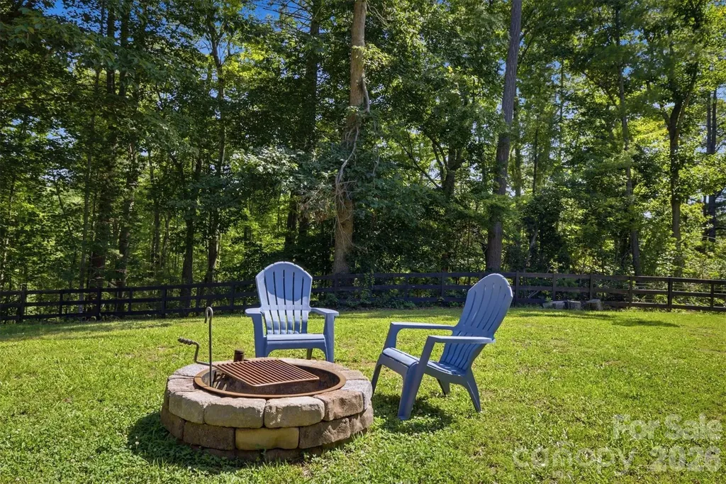 2064 Old Nc 18 Morganton NC 28655