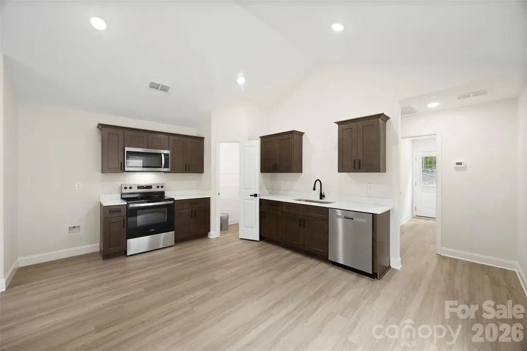 204 Knollwood Circle Albemarle NC 28001