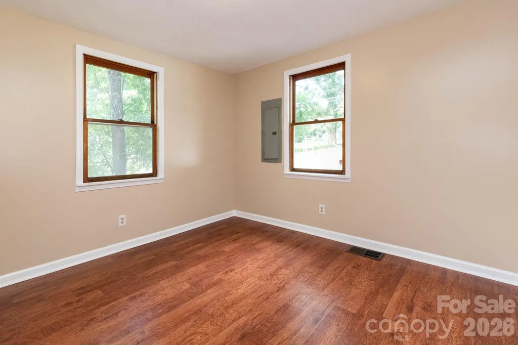 129 Shelburne Road Asheville NC 28806