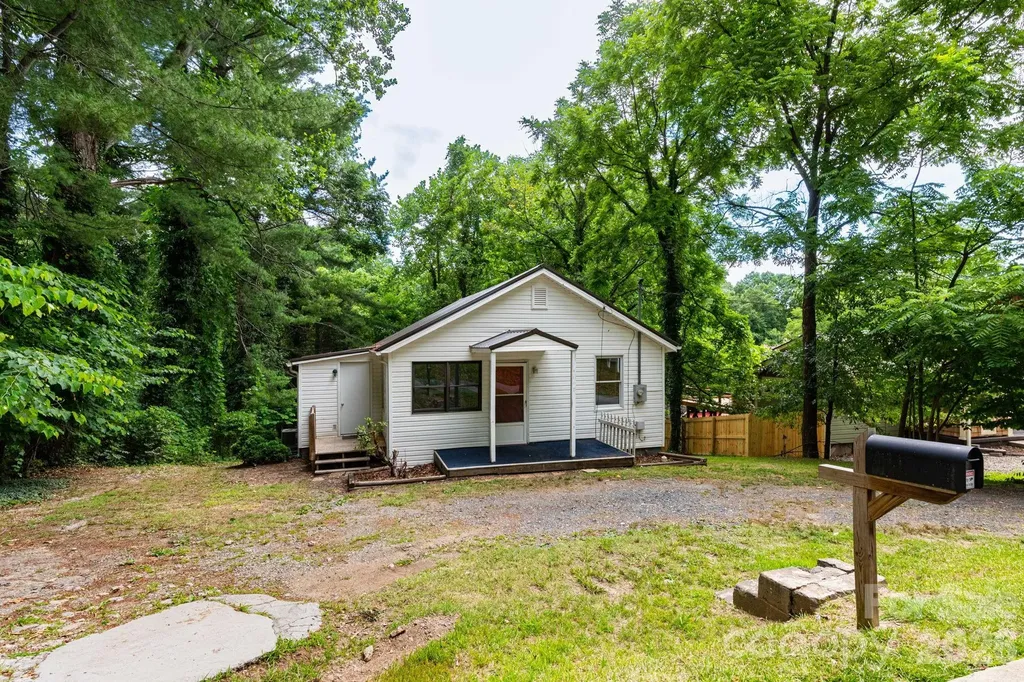 129 Shelburne Road Asheville NC 28806