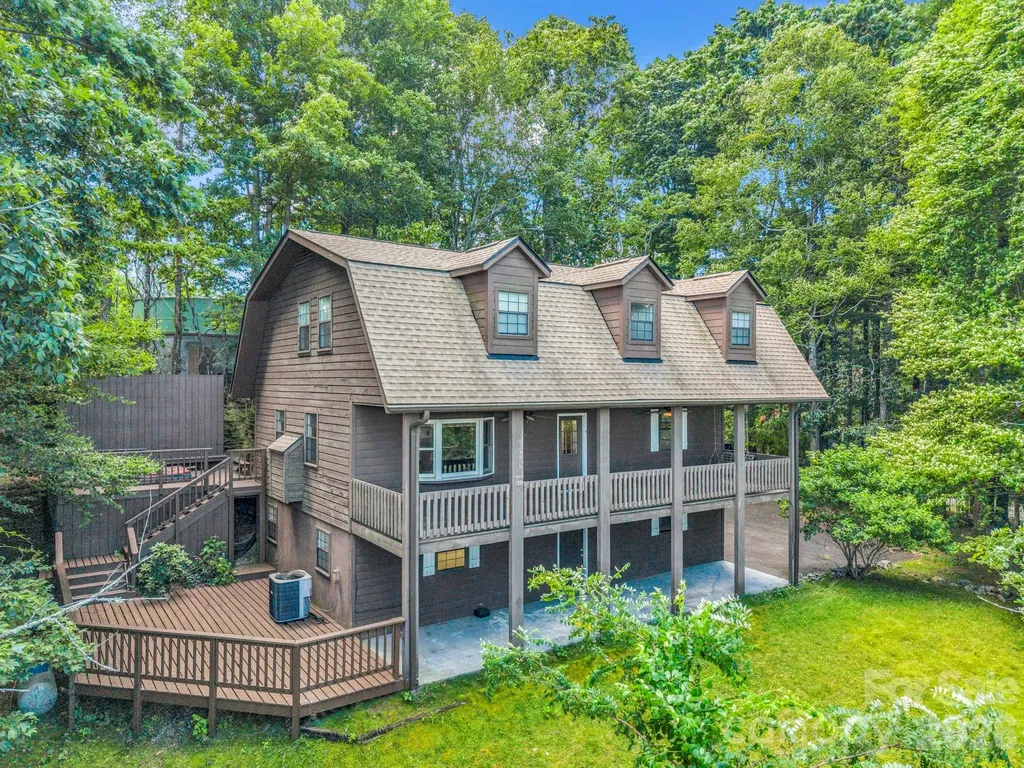 122 Birchwood Drive Hendersonville NC 28739