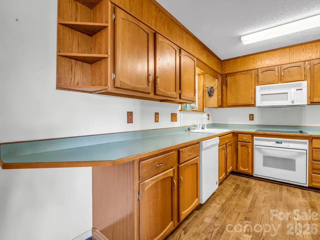 122 Birchwood Drive Hendersonville NC 28739