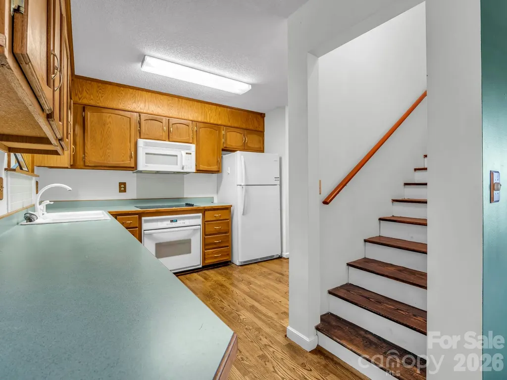122 Birchwood Drive Hendersonville NC 28739