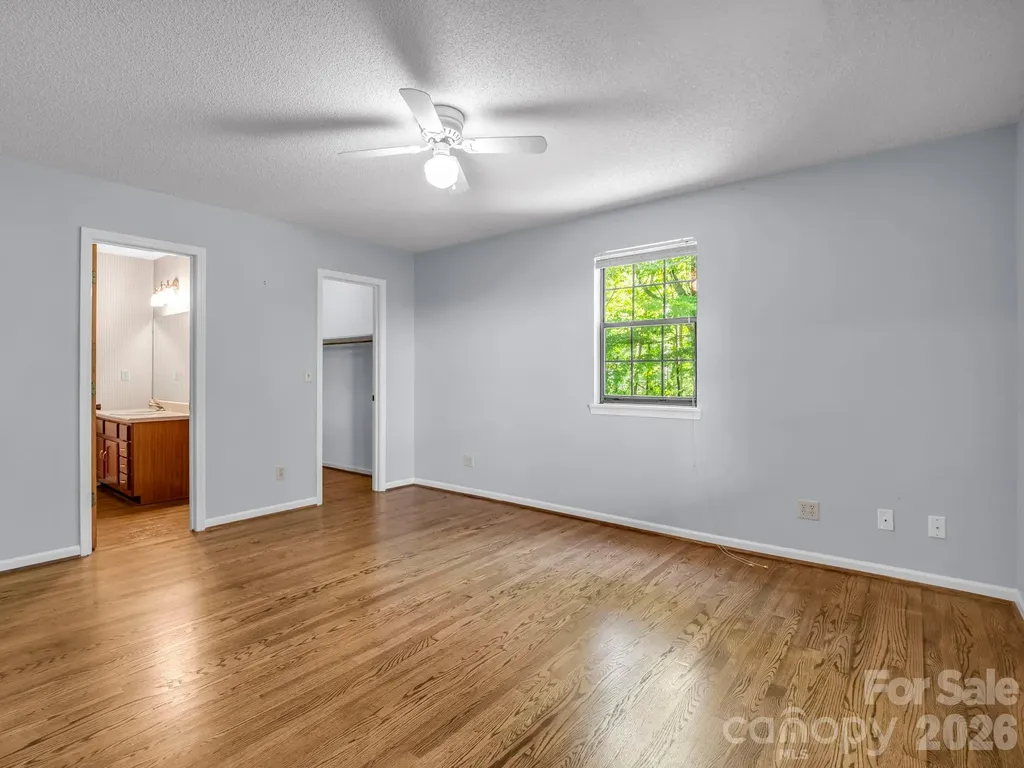 122 Birchwood Drive Hendersonville NC 28739