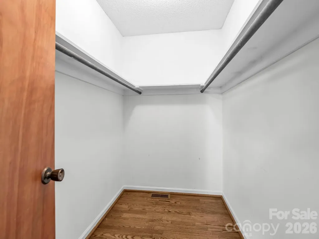 122 Birchwood Drive Hendersonville NC 28739