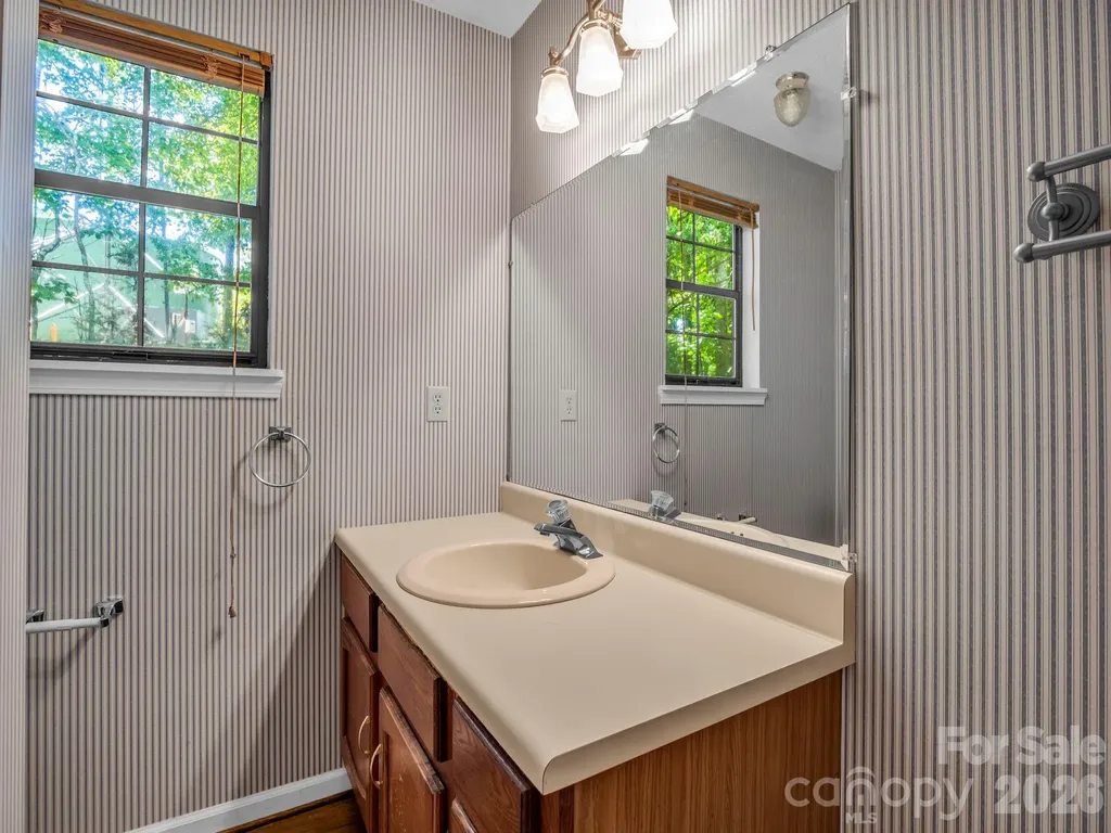 122 Birchwood Drive Hendersonville NC 28739