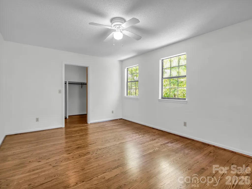 122 Birchwood Drive Hendersonville NC 28739