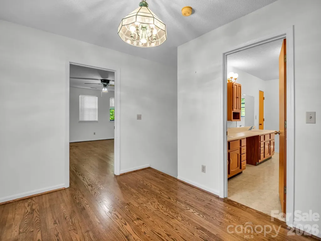 122 Birchwood Drive Hendersonville NC 28739