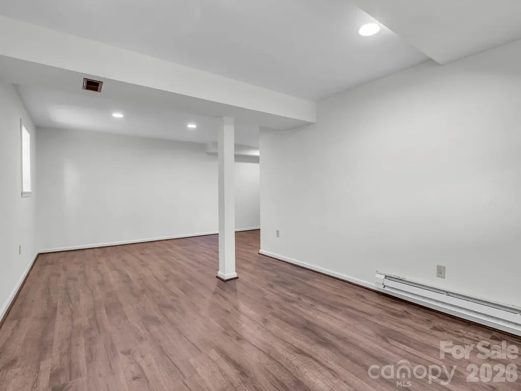 122 Birchwood Drive Hendersonville NC 28739