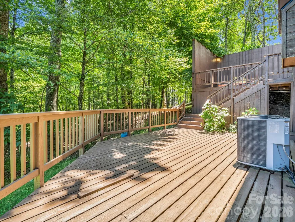 122 Birchwood Drive Hendersonville NC 28739