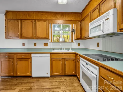 122 Birchwood Drive Hendersonville NC 28739