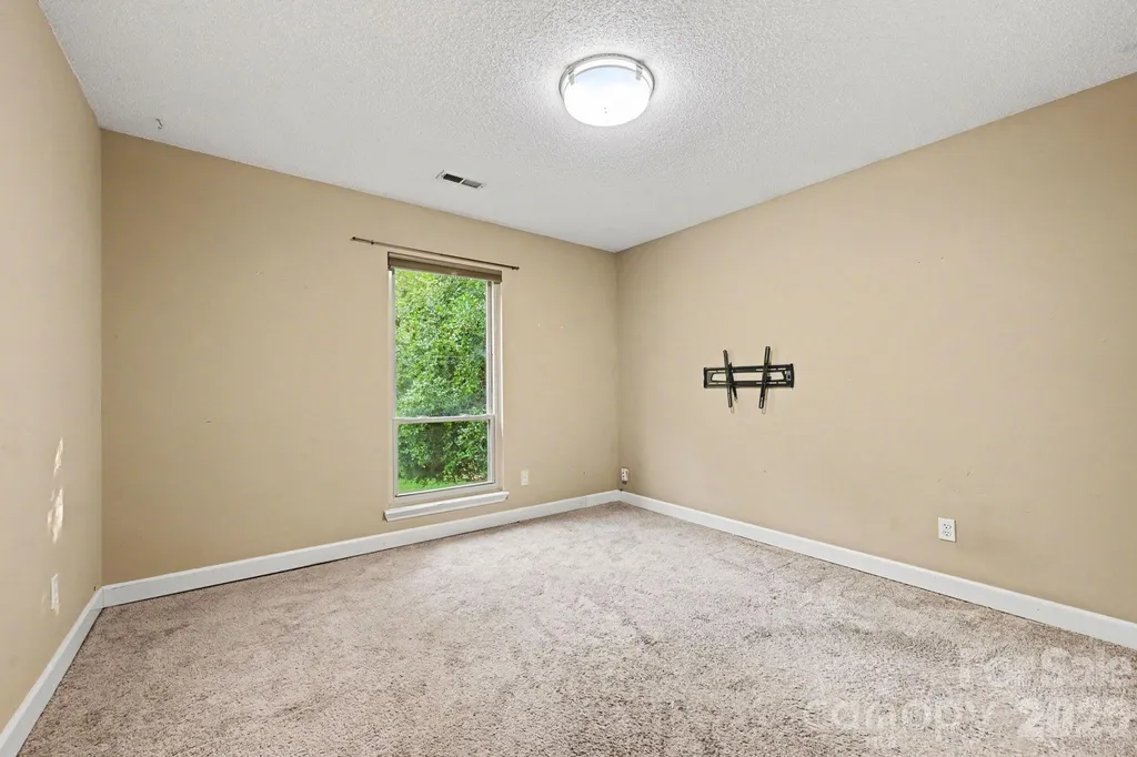 10006 Stoneleigh Lane Charlotte NC 28277