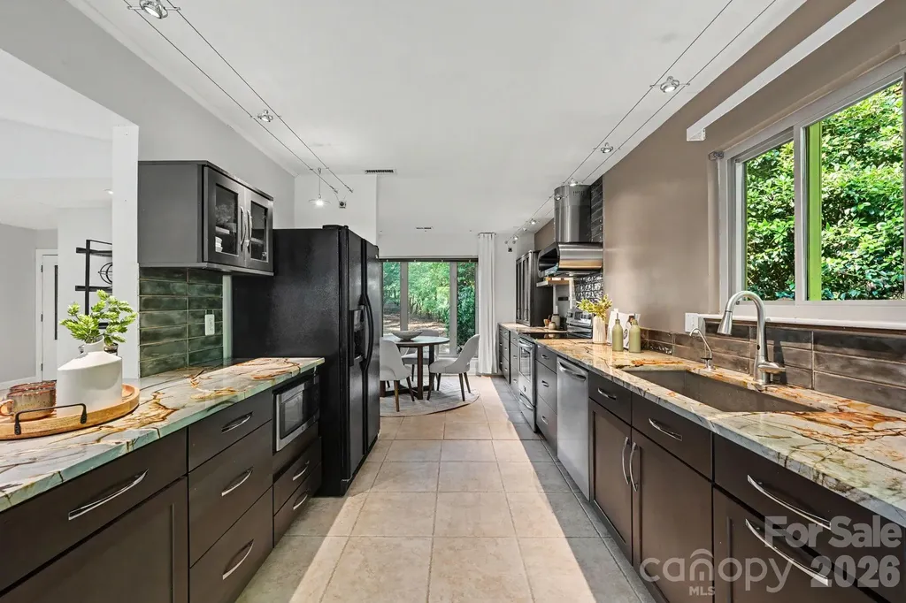 10006 Stoneleigh Lane Charlotte NC 28277