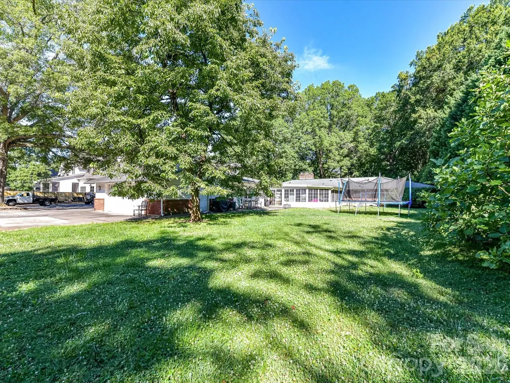 827 Lansdowne Road Charlotte NC 28270