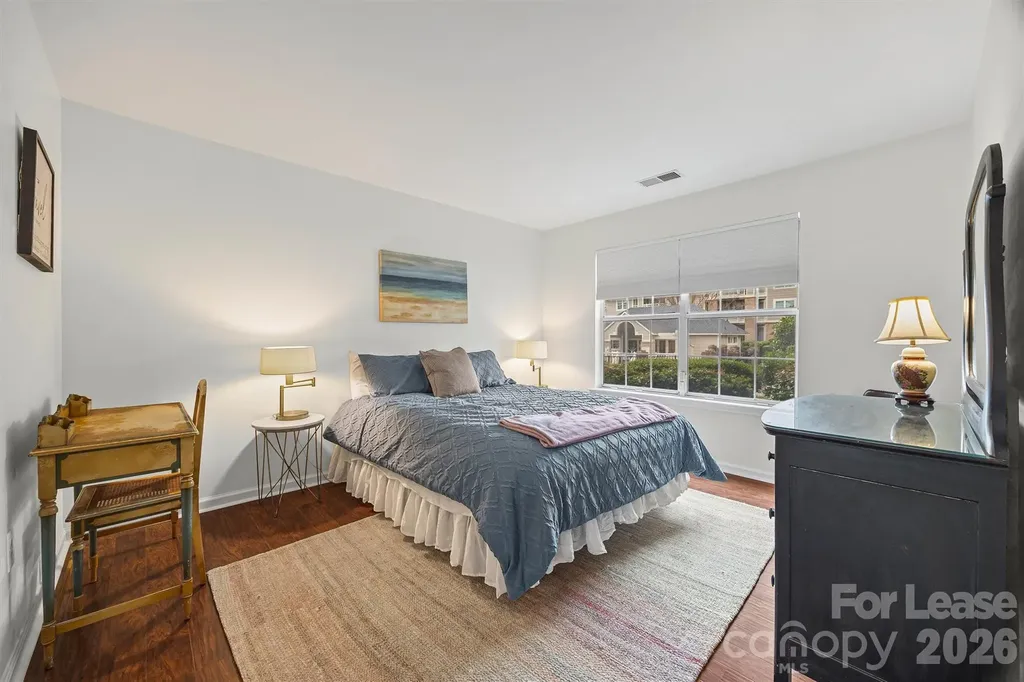 5003 Sharon Road Charlotte NC 28210