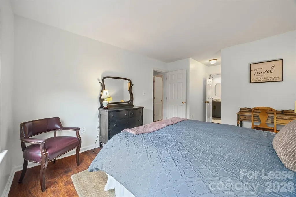 5003 Sharon Road Charlotte NC 28210