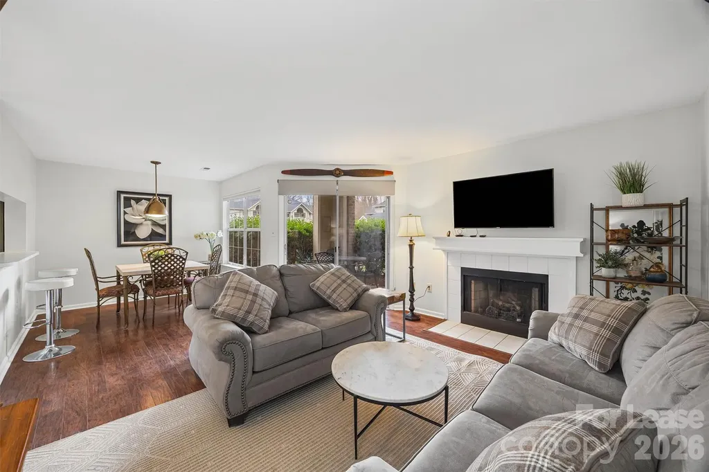 5003 Sharon Road Charlotte NC 28210