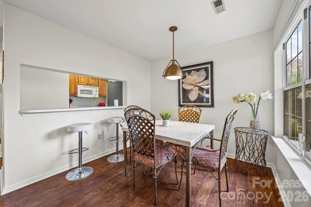 5003 Sharon Road Charlotte NC 28210