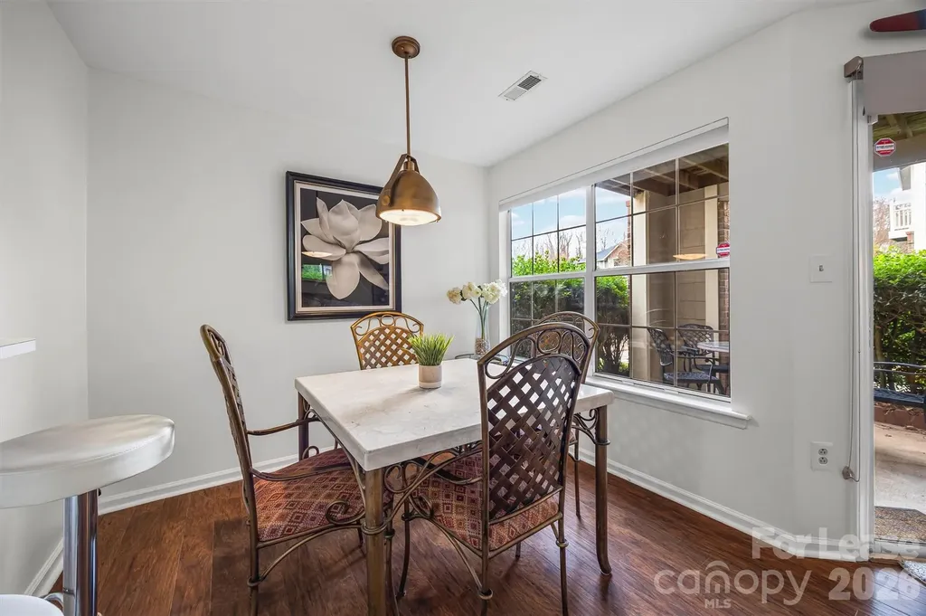 5003 Sharon Road Charlotte NC 28210