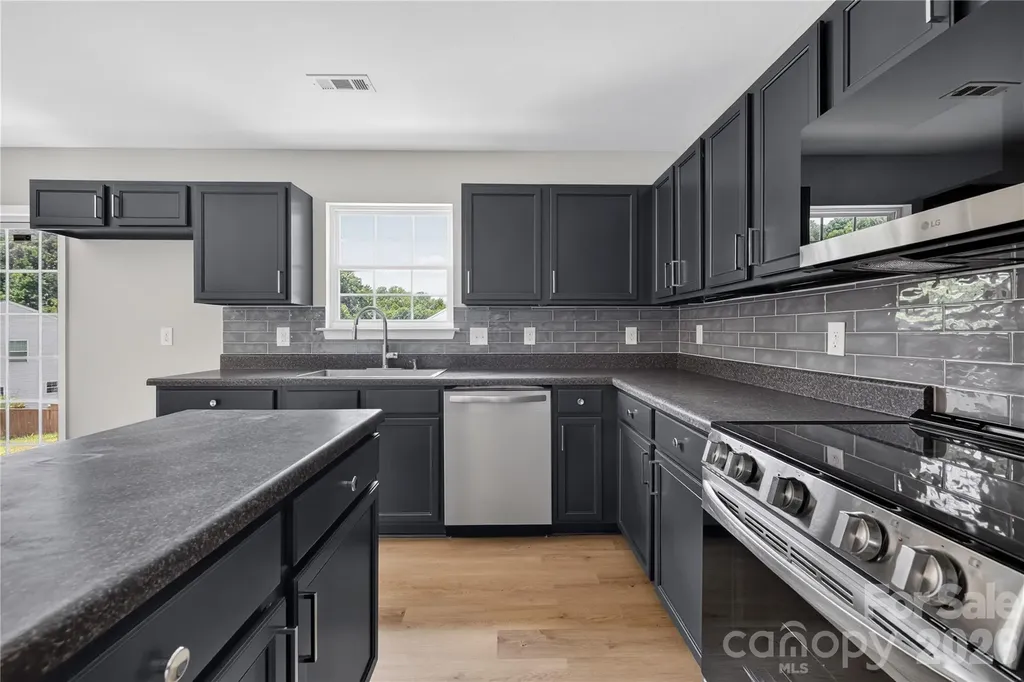6029 Waterloo Drive Charlotte NC 28269