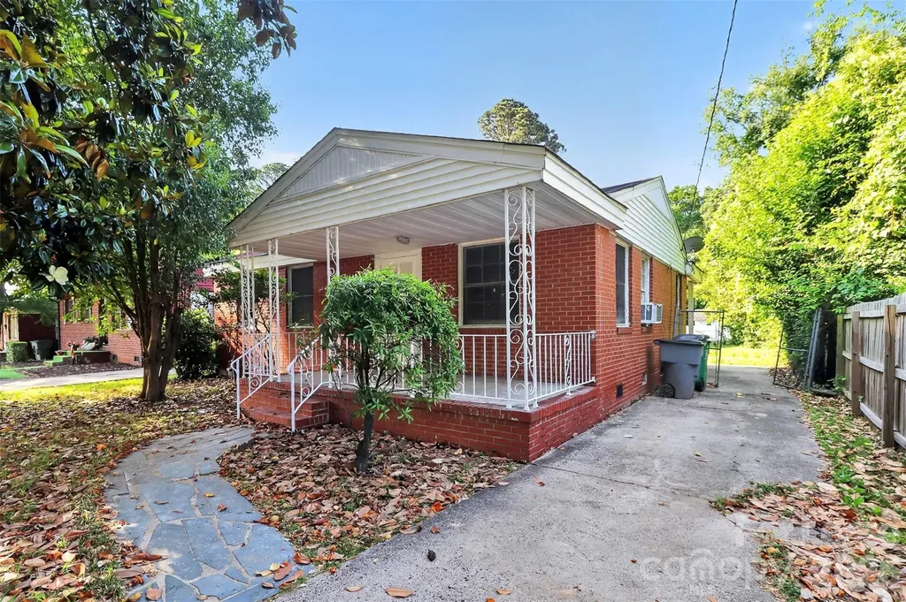 1813 Lasalle Street Charlotte NC 28216