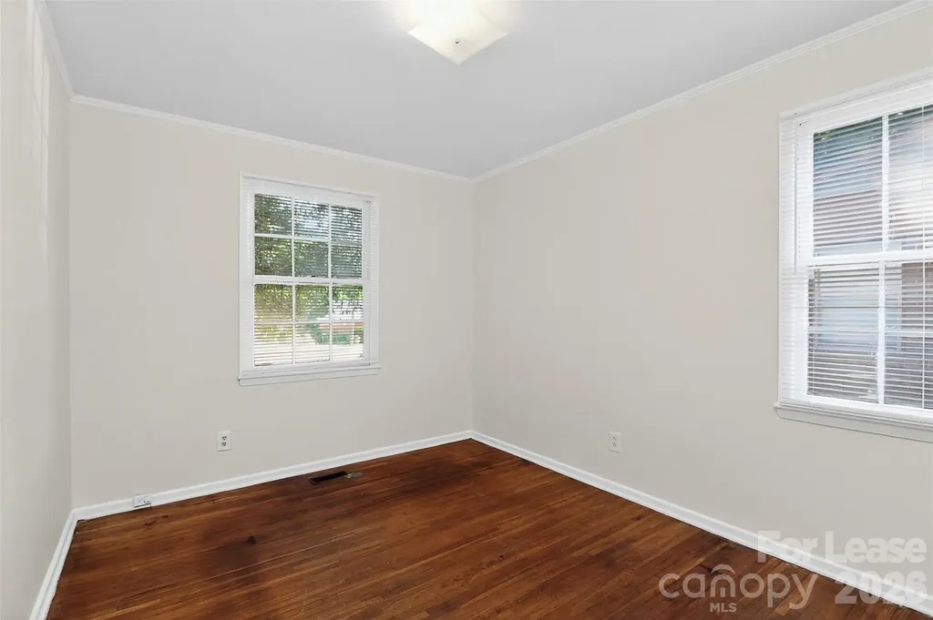 1813 Lasalle Street Charlotte NC 28216