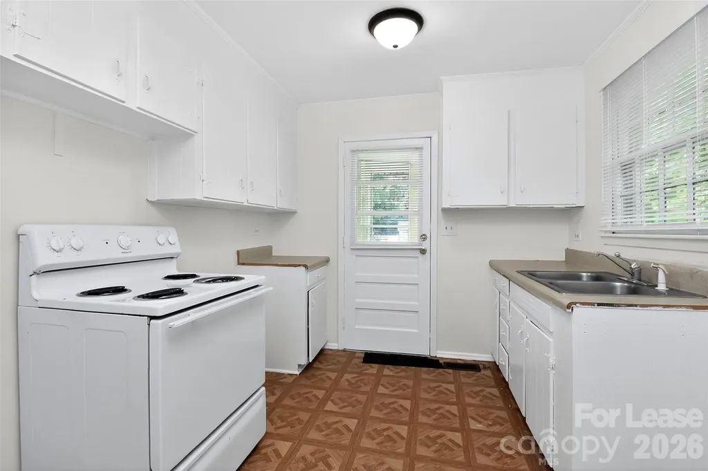 1813 Lasalle Street Charlotte NC 28216