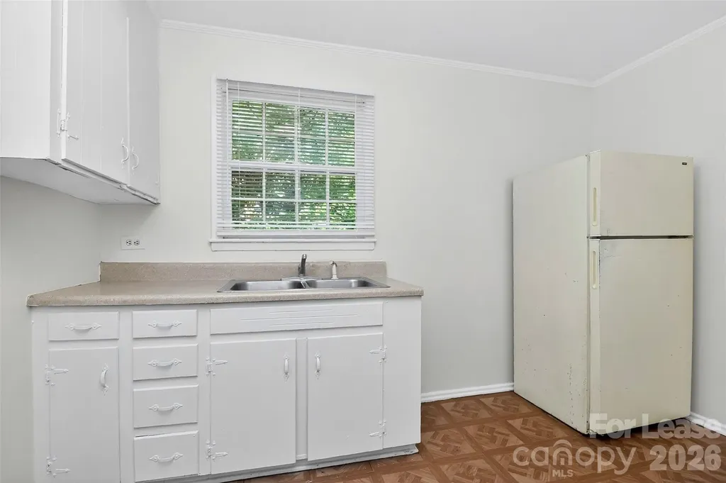 1813 Lasalle Street Charlotte NC 28216