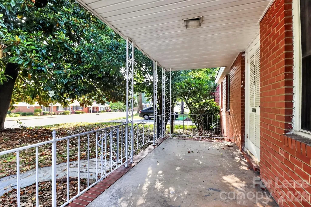 1813 Lasalle Street Charlotte NC 28216