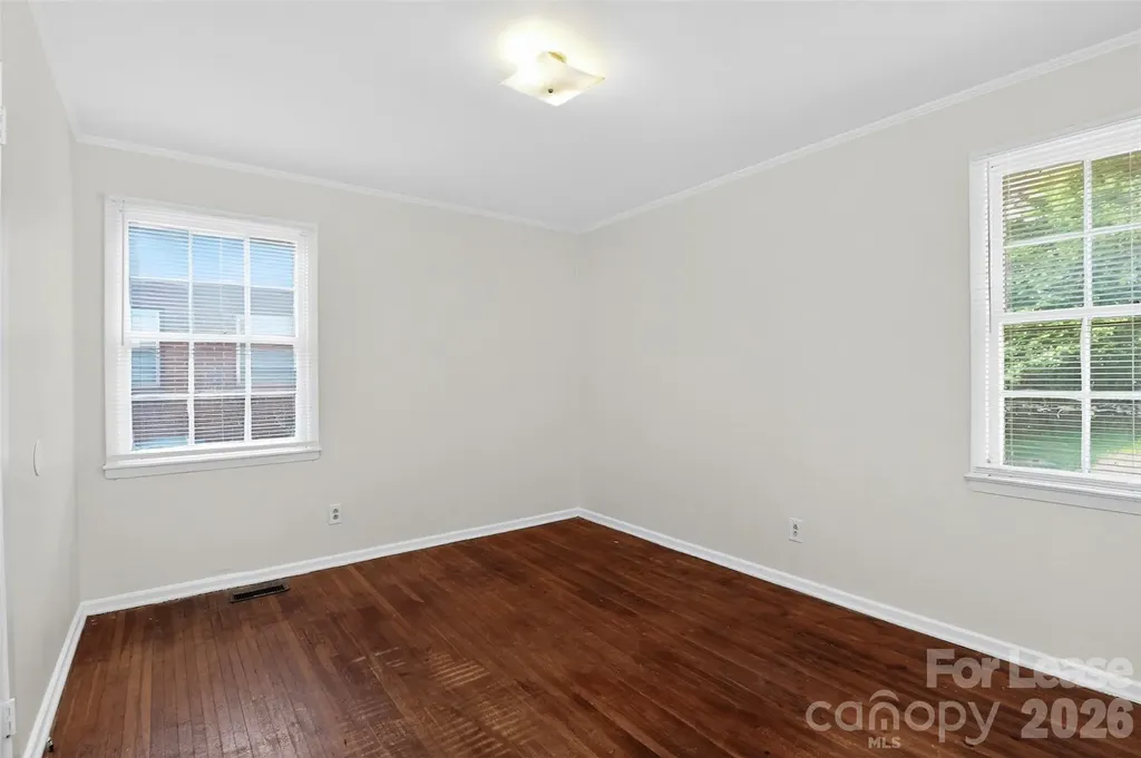 1813 Lasalle Street Charlotte NC 28216