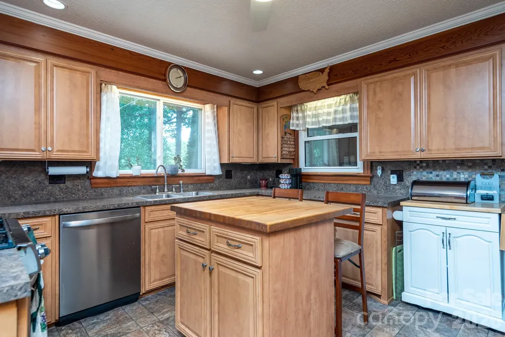 117 Rockwood Lane Statesville NC 28677