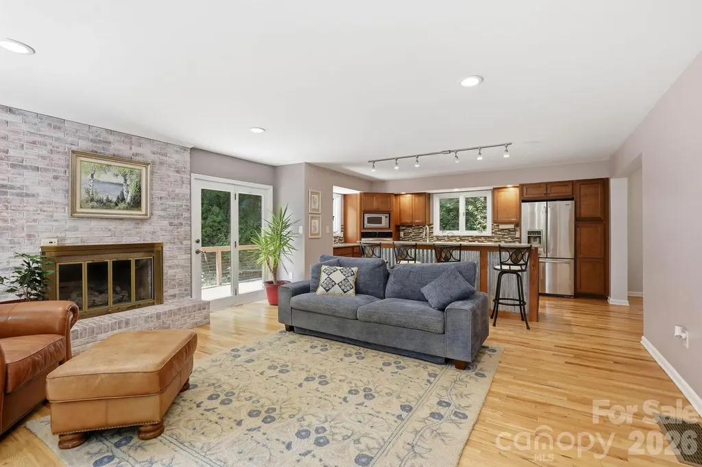 202 Riva Ridge Drive Fairview NC 28730