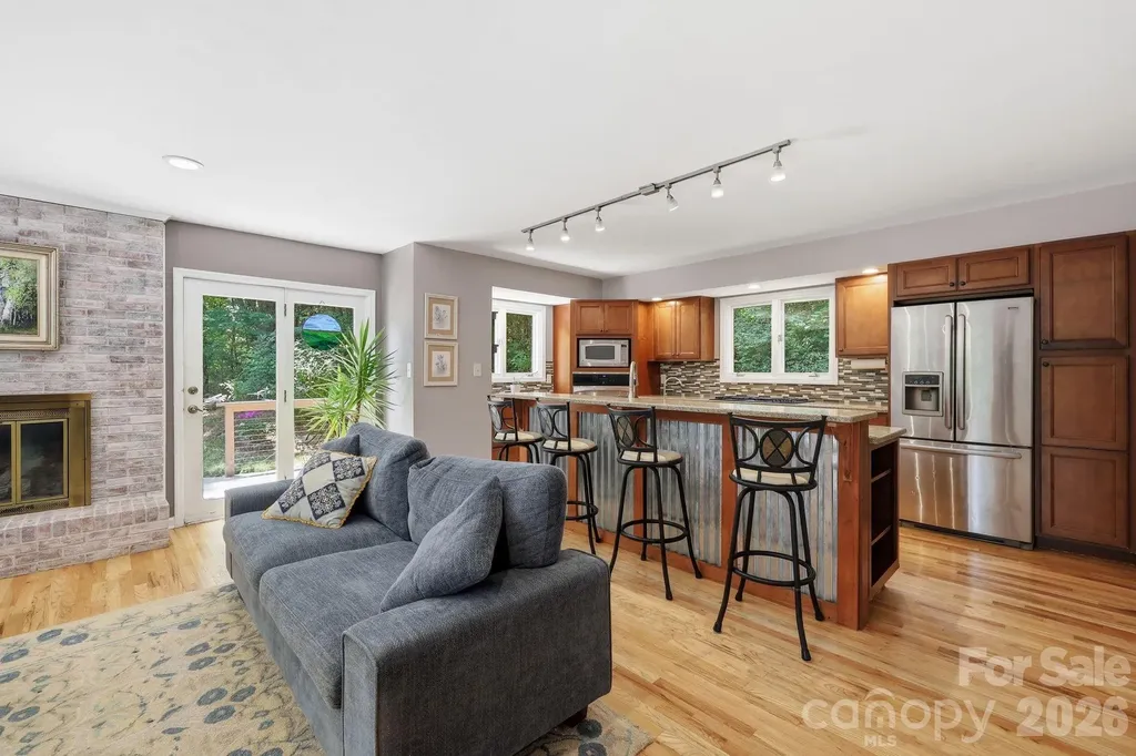 202 Riva Ridge Drive Fairview NC 28730