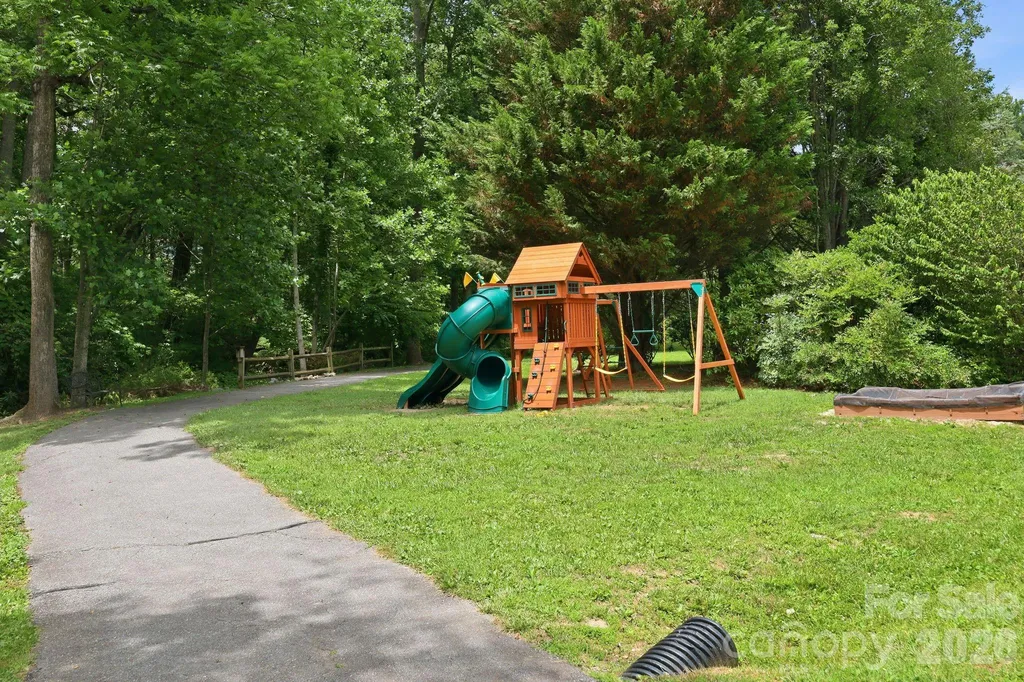 202 Riva Ridge Drive Fairview NC 28730