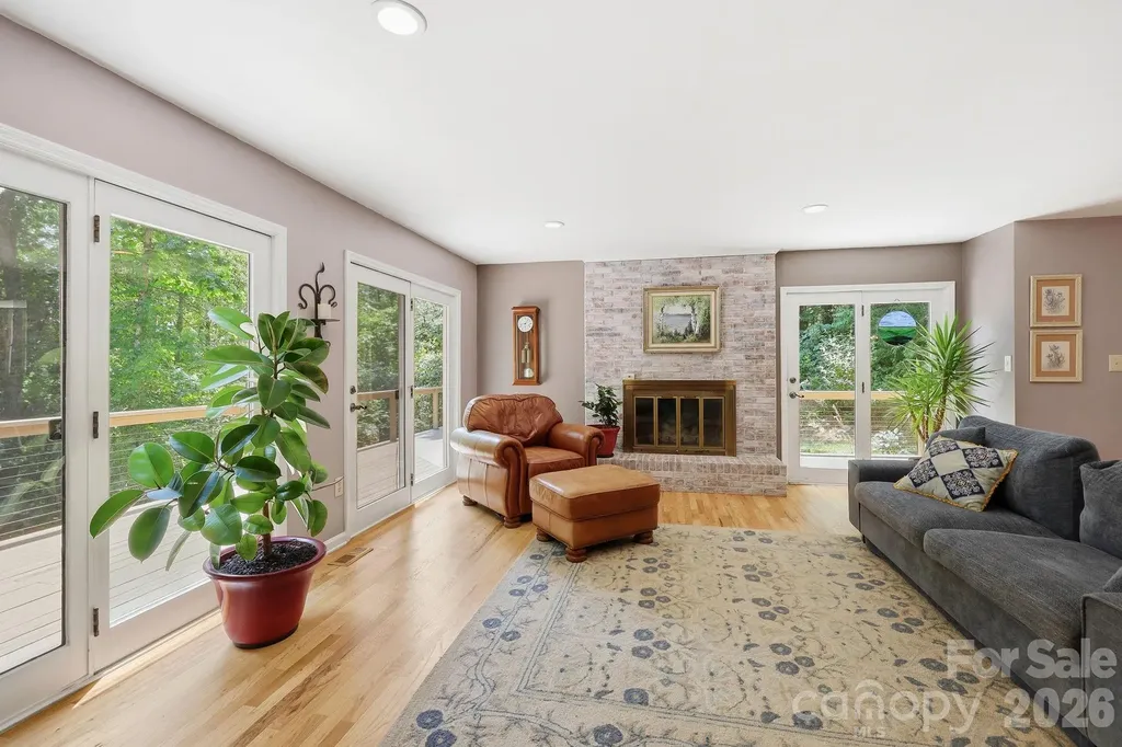 202 Riva Ridge Drive Fairview NC 28730