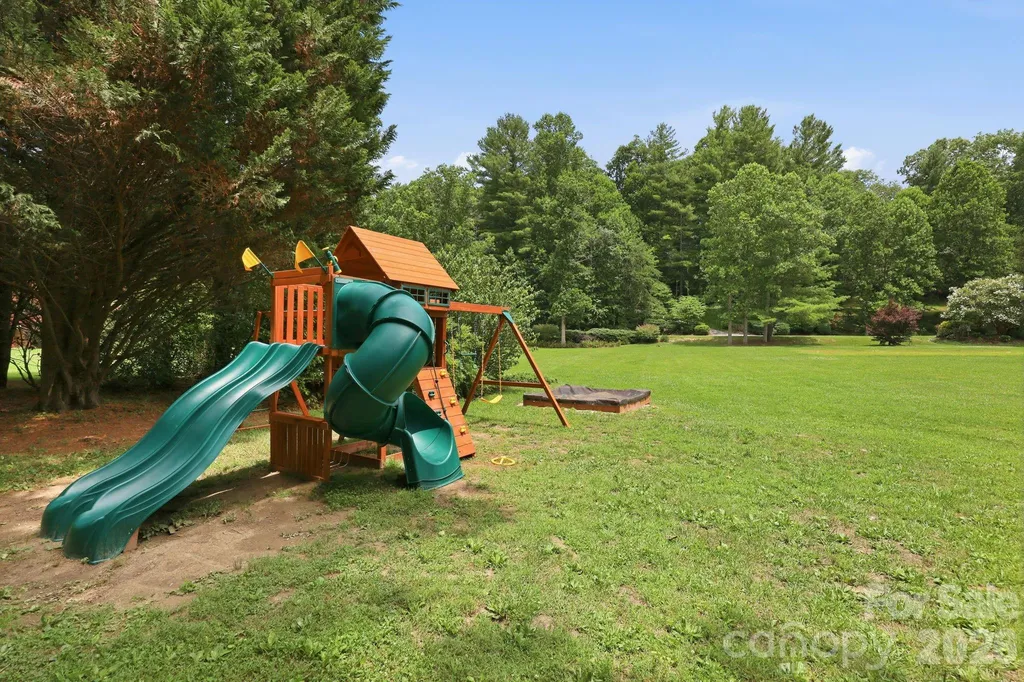 202 Riva Ridge Drive Fairview NC 28730