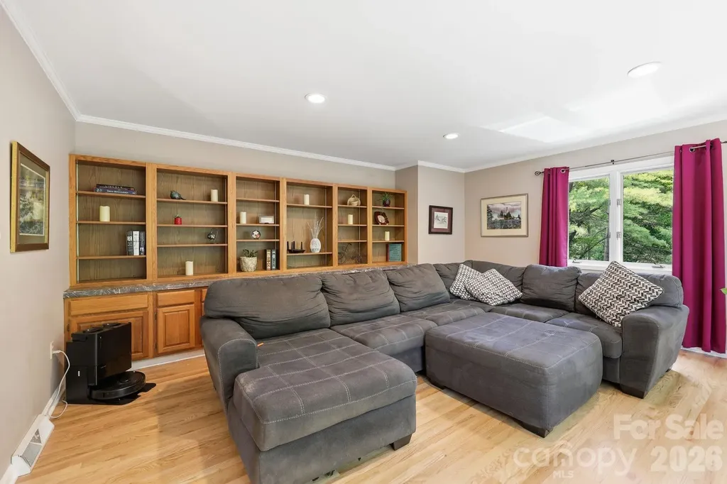 202 Riva Ridge Drive Fairview NC 28730