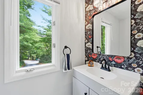 202 Riva Ridge Drive Fairview NC 28730