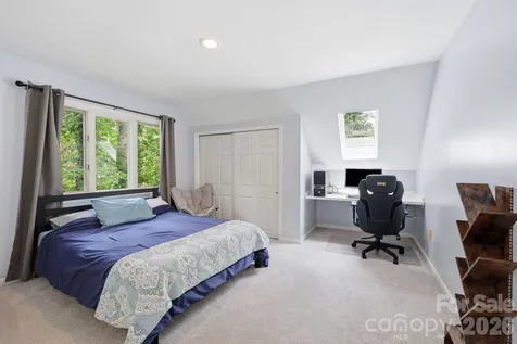 202 Riva Ridge Drive Fairview NC 28730