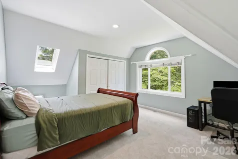 202 Riva Ridge Drive Fairview NC 28730