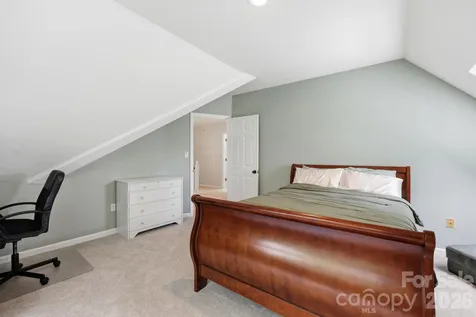 202 Riva Ridge Drive Fairview NC 28730