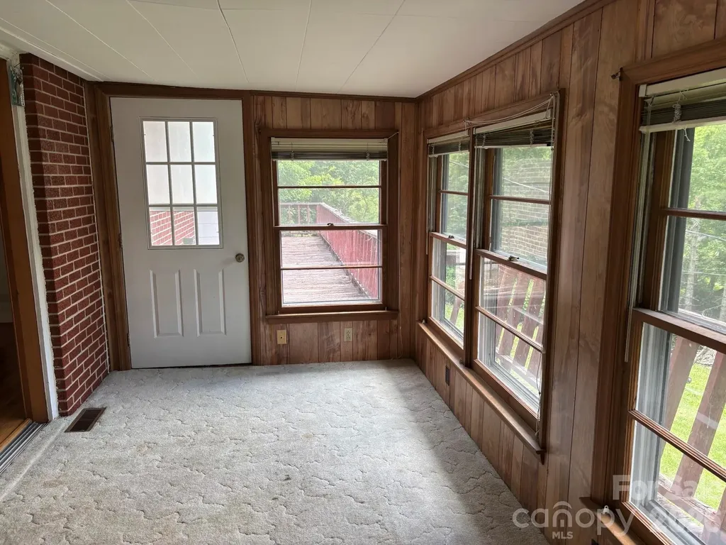 86 Jack Sullins Road Spruce Pine NC 28777